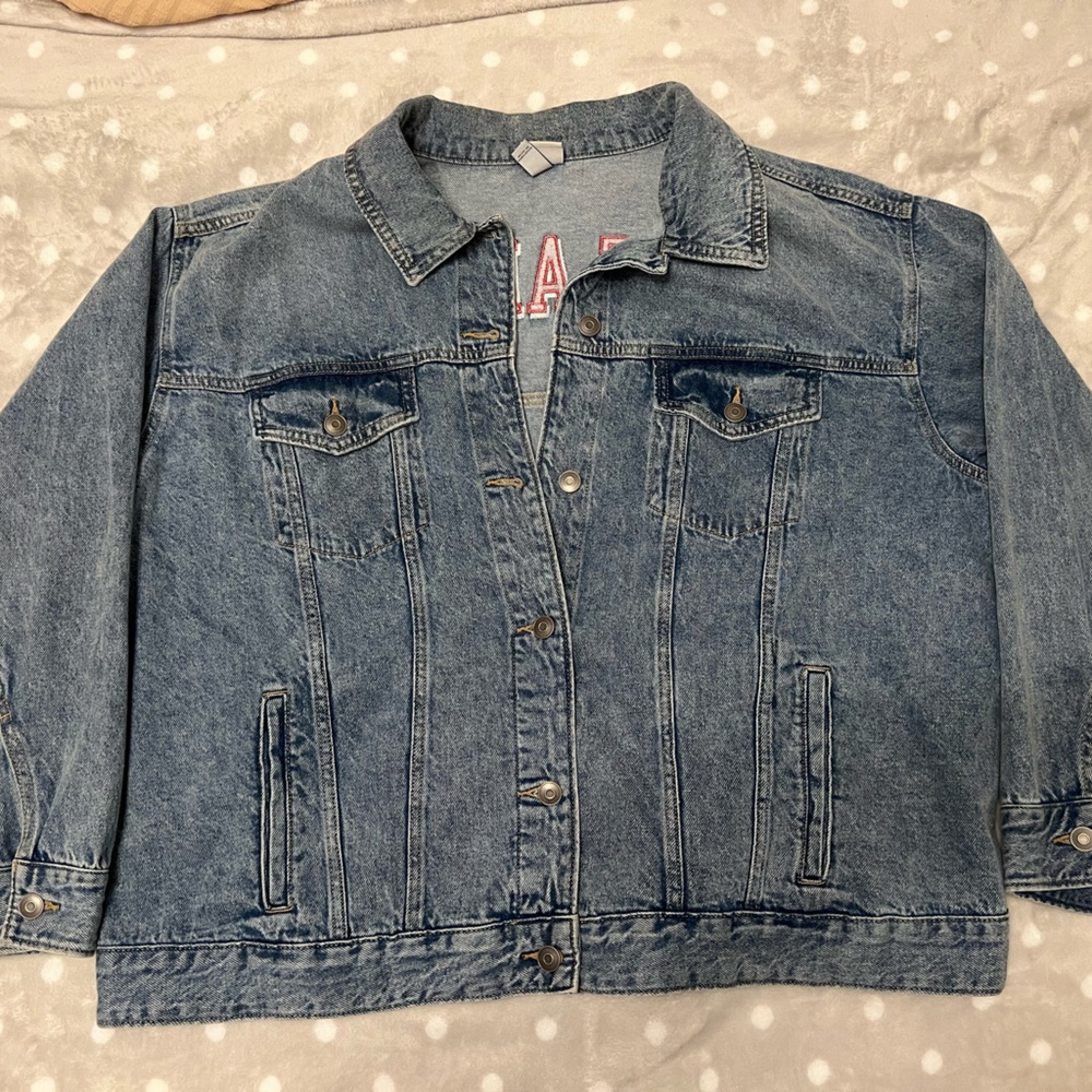 OVERSIZED JEAN JACKET